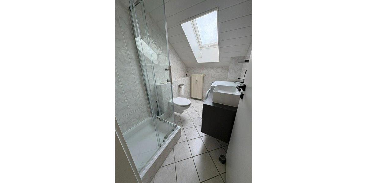 Dachgeschoßwohnung Bischofsheim - 2 Zimmer, 65 m&sup2;, 1.090&euro; | Angebot:26495064