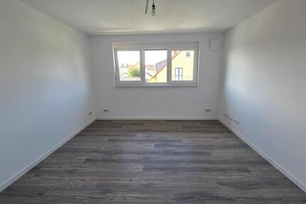 Erstbezug nach Kernsanierung: 3,5-Raum-Wohnung mit gehobener Auss