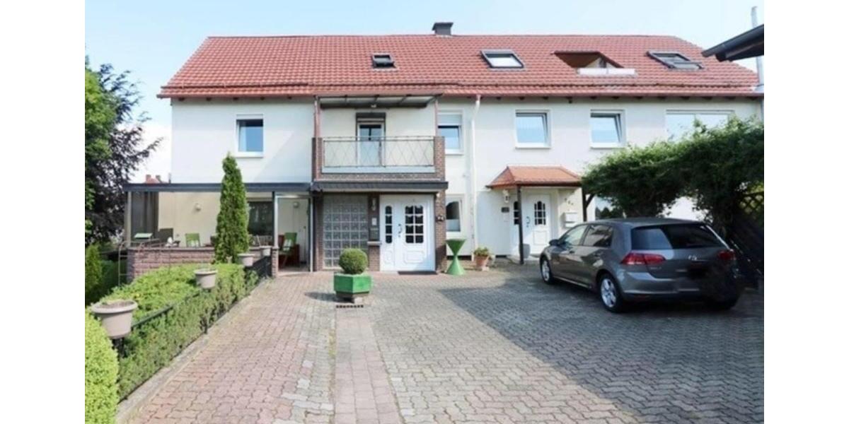 Frisch renoviertes Einfamilienhaus mit Einbauküche, Garten & 2 Garagen zu vermieten 7 zimmer