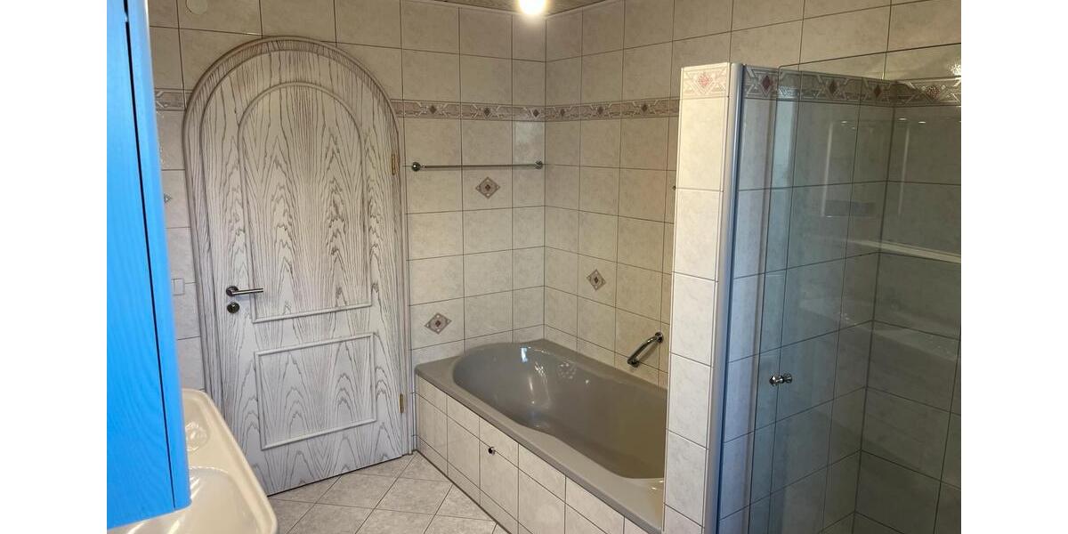 Etagenwohnung Rosenfeld - 4.5 Zimmer, 134 m&sup2;, 1.300&euro; | Angebot:25993674