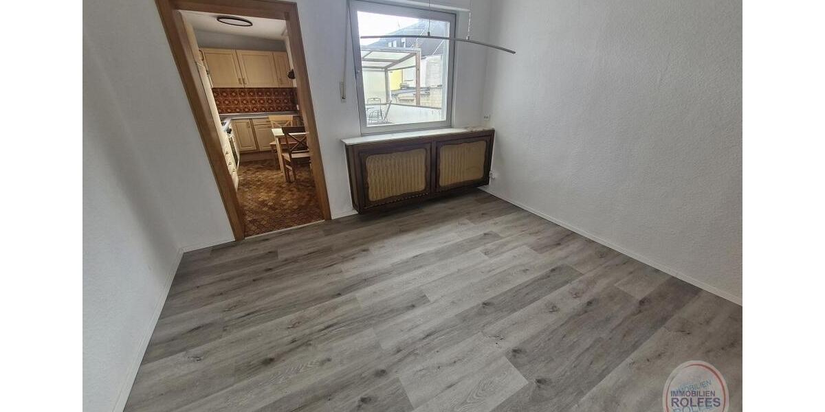 helle Maisonettewohnung, 125 m², 5 Zimmer, KDB, großer Balkon, Bergheim-Quadrath, bezugsfrei 5 zimmer
