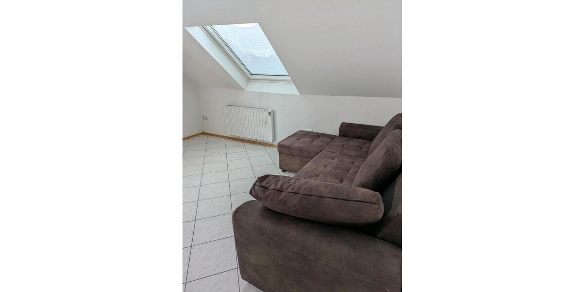 Dachgeschoss Wohnung mieten in Wald-Erlenbach, Heppenheim 2 zimmer