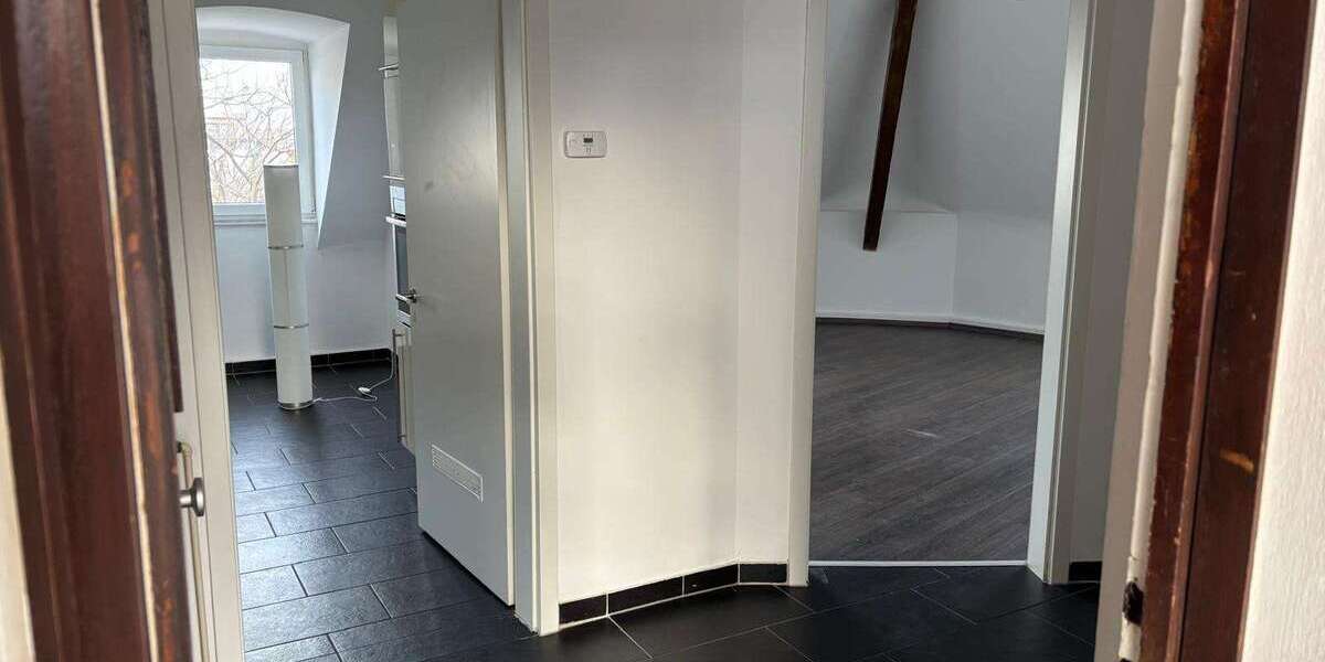 Wohnung zum Mieten in Neuss 1.100 € 90 m² 3 zimmer