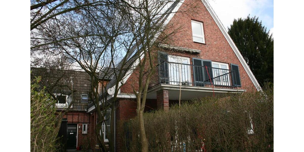 Möblierte DG Wohnung mit Terrasse in Othmarschen 2 zimmer