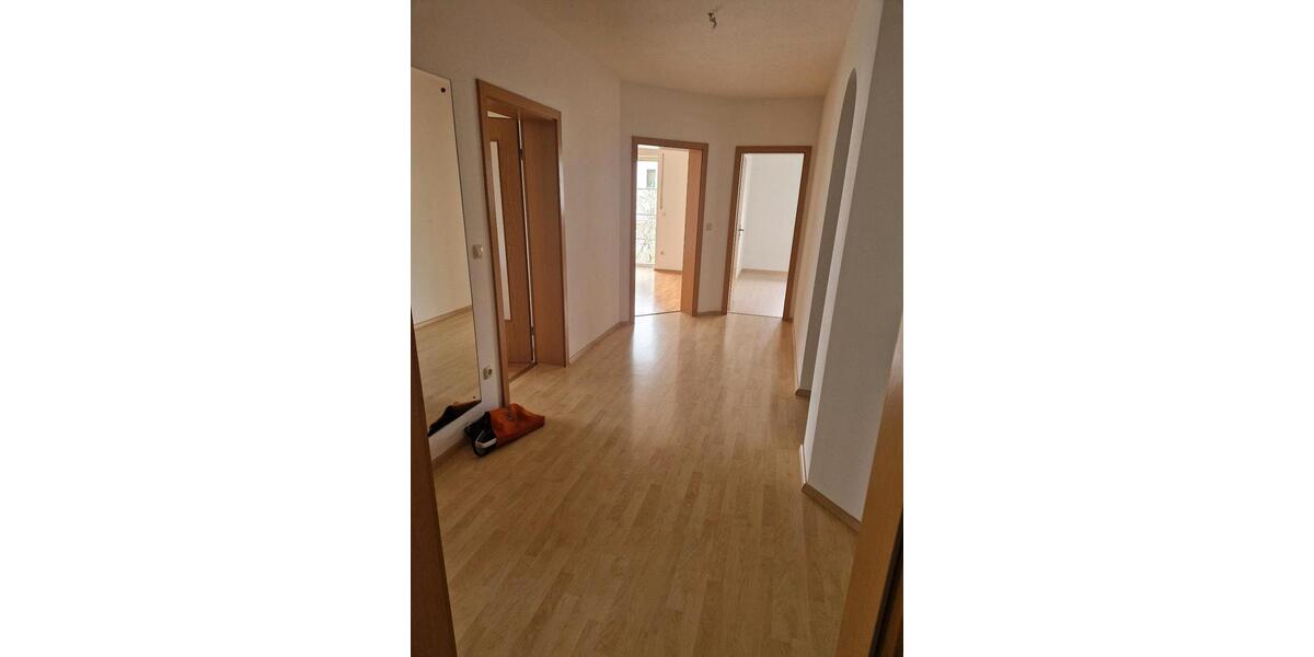 Etagenwohnung Essenbach - 3.5 Zimmer, 88 m&sup2;, 900&euro; | Angebot:26252369