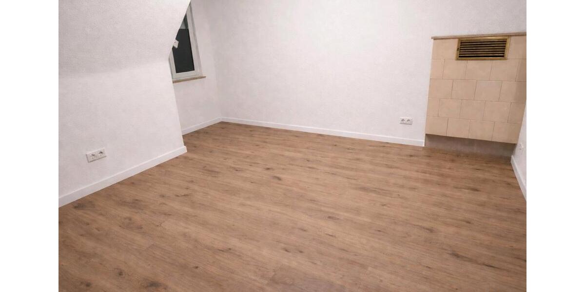 Dachgeschoßwohnung Albstadt - 4 Zimmer, 68 m&sup2;, 700&euro; | Angebot:26023490