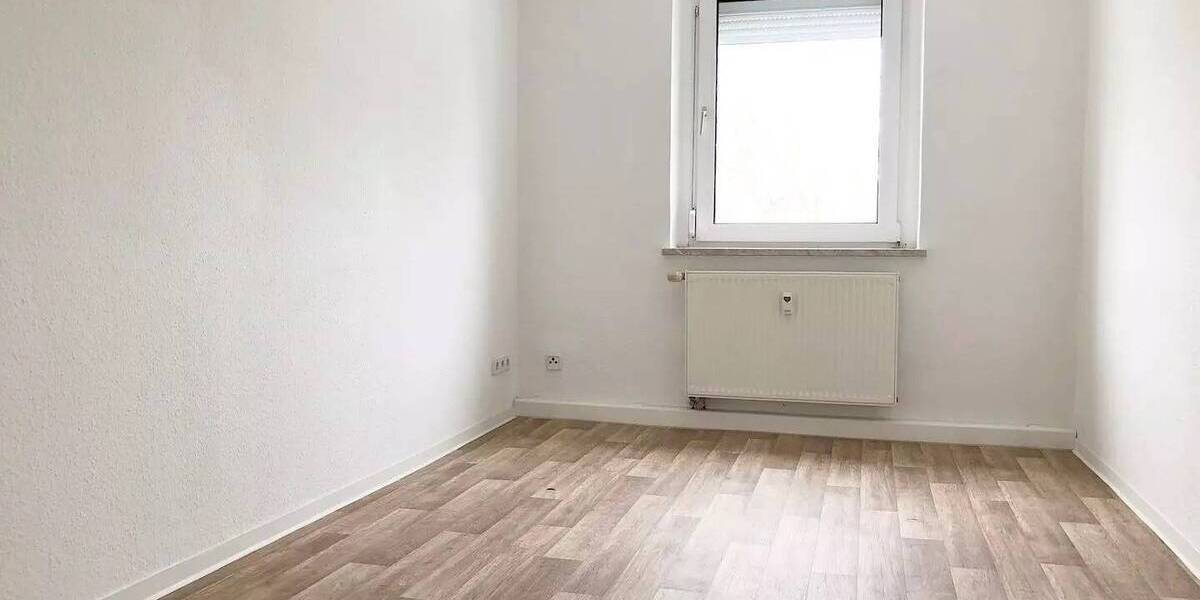 Etagenwohnung Riesa Pausitzer Delle - 4 Zimmer, 76 m&sup2;, 449&euro; | Angebot:26418868