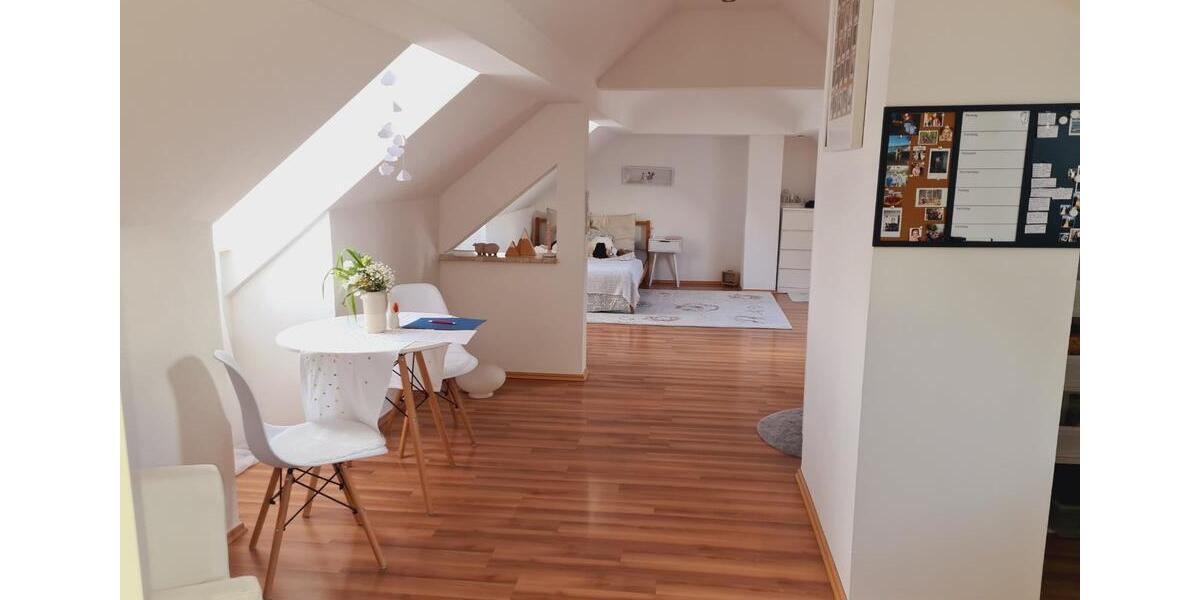 Dachgeschoßwohnung Schwandorf - 1 Zimmer, 50 m&sup2;, 400&euro; | Angebot:25959676