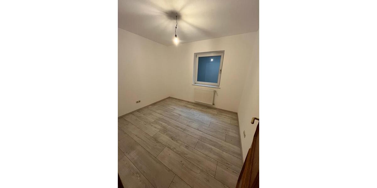 Etagenwohnung Oberviechtach - 4 Zimmer, 86 m&sup2;, 700&euro; | Angebot:26025724
