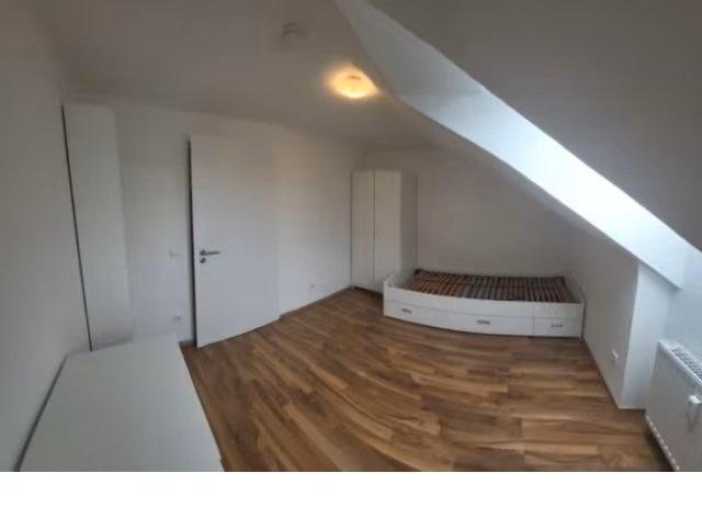 Dachgeschoßwohnung Gießen Anneröder Siedlung - 9 Zimmer, 140 m&sup2;, 280&euro; | Angebot:27602085
