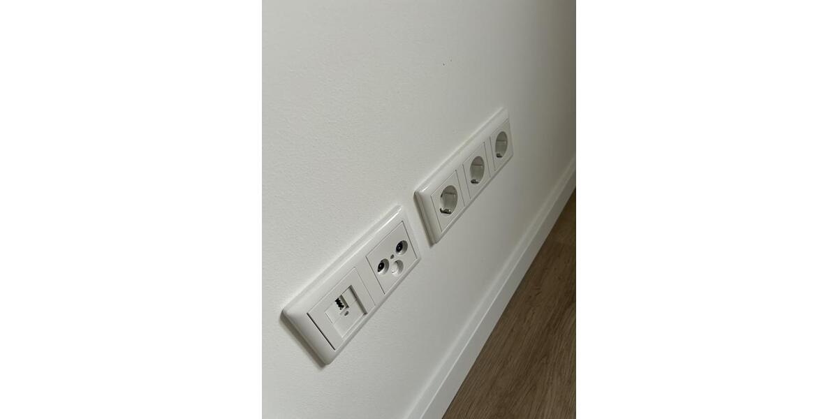 Erstbezug nach Sanierung. Sehr schöne 2-Zimmer-Whg. im 4. OG in D-Pempelfort. 2 zimmer