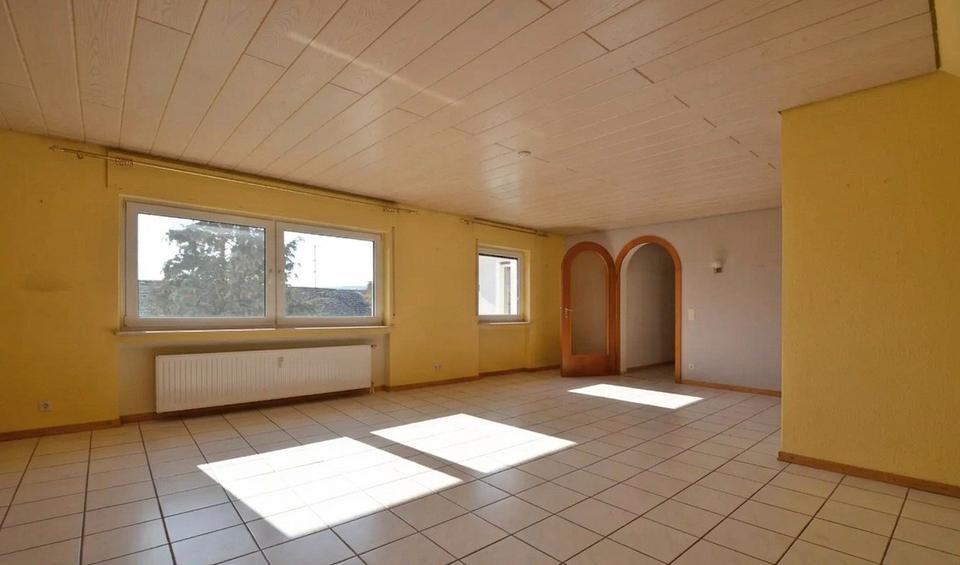 Dachgeschoßwohnung Trier Nord - 2 Zimmer, 94 m&sup2;, 890&euro; | Angebot:26105478