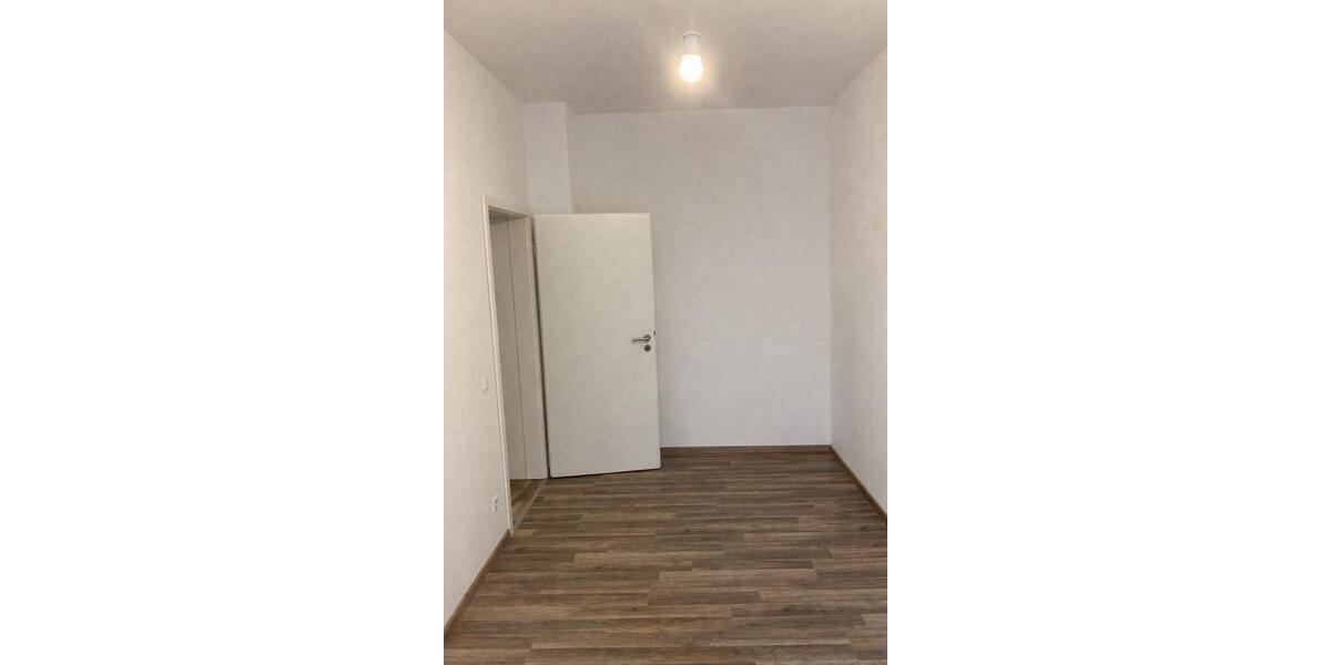 Wohnen auf Zeit Chemnitz Bernsdorf - 5 Zimmer, 140 m&sup2;, 310&euro; | Angebot:26247786