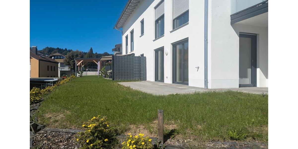 Erdgeschoßwohnung Deggendorf - 3 Zimmer, 86 m&sup2;, 1.035&euro; | Angebot:26632544