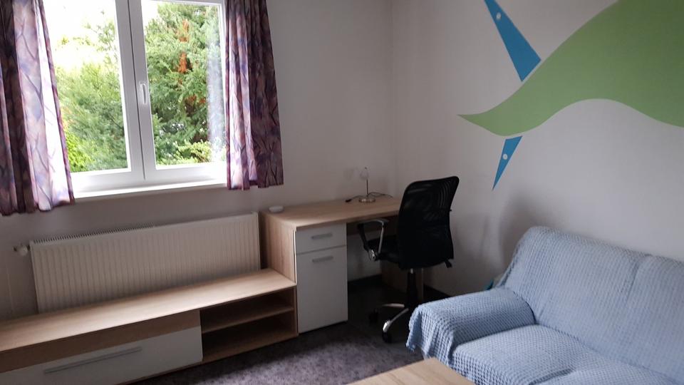 Wohnen auf Zeit Bückeburg - 6 Zimmer, 120 m&sup2;, 370&euro; | Angebot:25047563