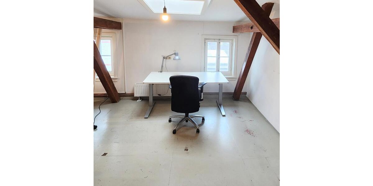 Dachgeschoßwohnung Hamburg Bahrenfeld - 10 Zimmer, 75 m&sup2;, 275&euro; | Angebot:26049717