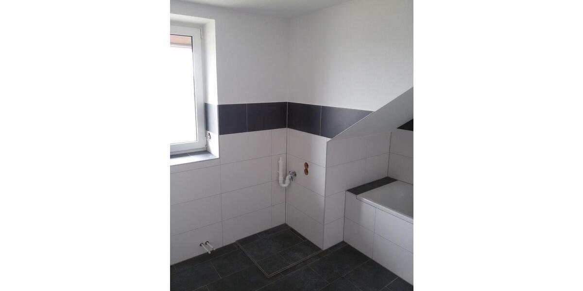 Dachgeschoßwohnung Schleiz - 4 Zimmer, 88 m&sup2;, 660&euro; | Angebot:24830853