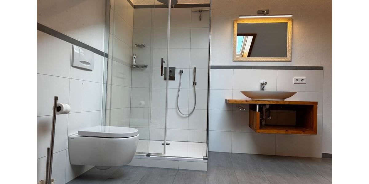 Dachgeschoßwohnung Bernau am Chiemsee - 2 Zimmer, 80 m&sup2;, 990&euro; | Angebot:25025136