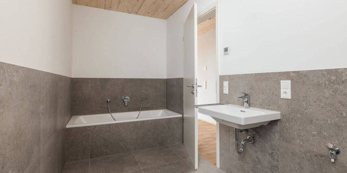 Etagenwohnung Pentling Großberg - 2 Zimmer, 73 m&sup2;, 1.100&euro; | Angebot:26358712