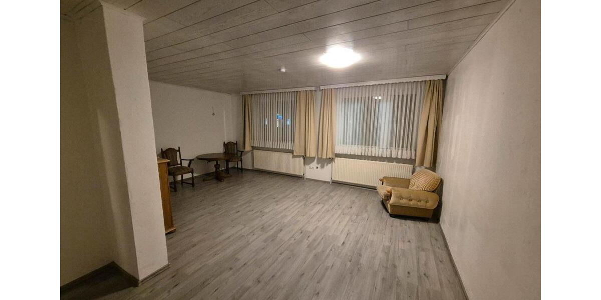 Einfamilienhaus Stolzenau - 6 Zimmer, 250 m&sup2;, 1.400&euro; | Angebot:26592257