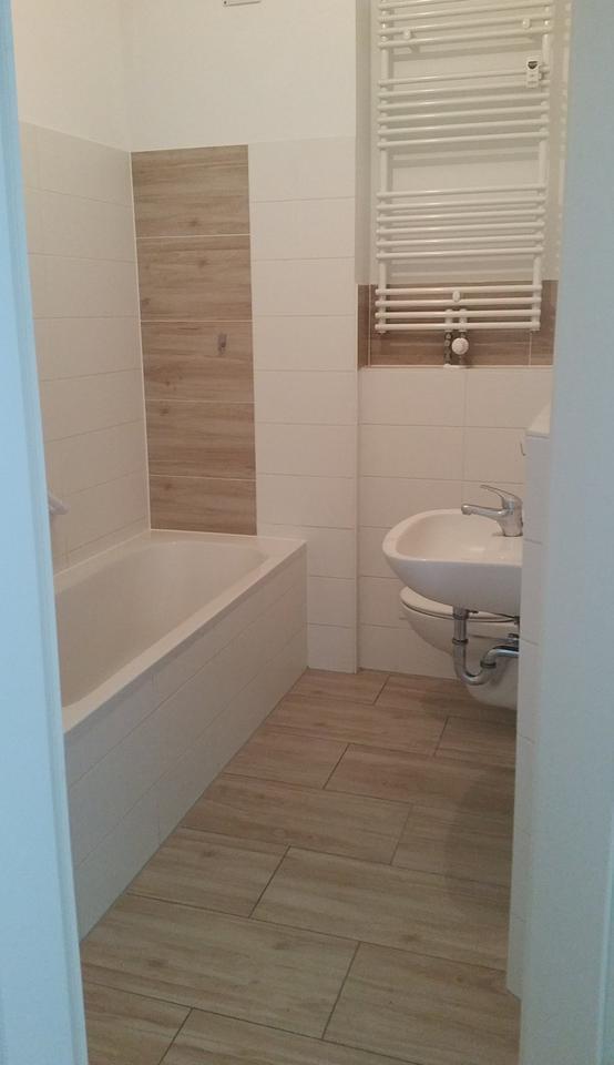4 Zimmer NUR für max. 2 Personen sanierter Altbau Innenstadt