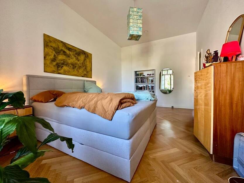 +++ DreiZimmerwohnung mit zwei Stellplätzen im Denkmalobjekt +++