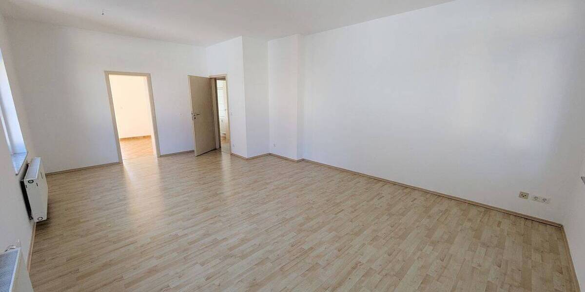 Etagenwohnung Zwickau Pölbitz - 3 Zimmer, 93 m&sup2;, 560&euro; | Angebot:26758903
