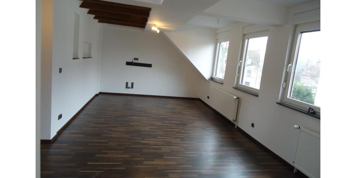 Dachgeschoßwohnung Duisburg Duisburg-Mitte - 2.5 Zimmer, 65 m&sup2;, 599&euro; | Angebot:24841595