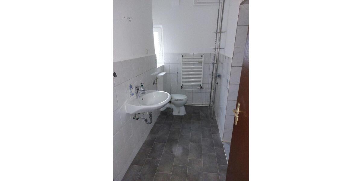 Erdgeschoßwohnung Kassel - 4 Zimmer, 96 m&sup2;, 700&euro; | Angebot:26265657