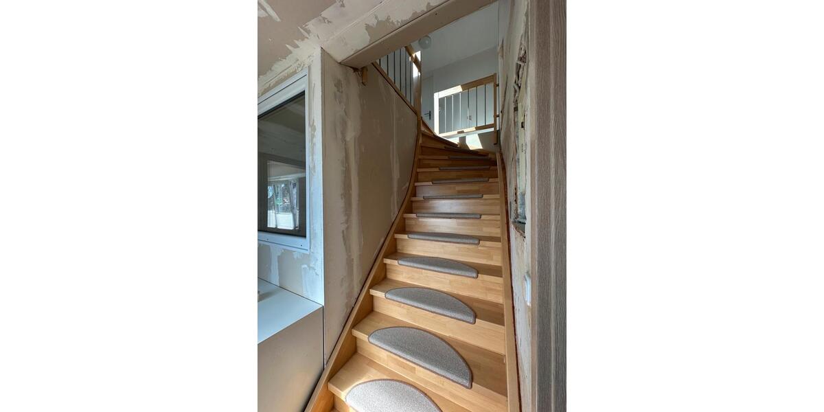 Etagenwohnung Großenlüder - 5 Zimmer, 150 m&sup2;, 1.600&euro; | Angebot:26006073