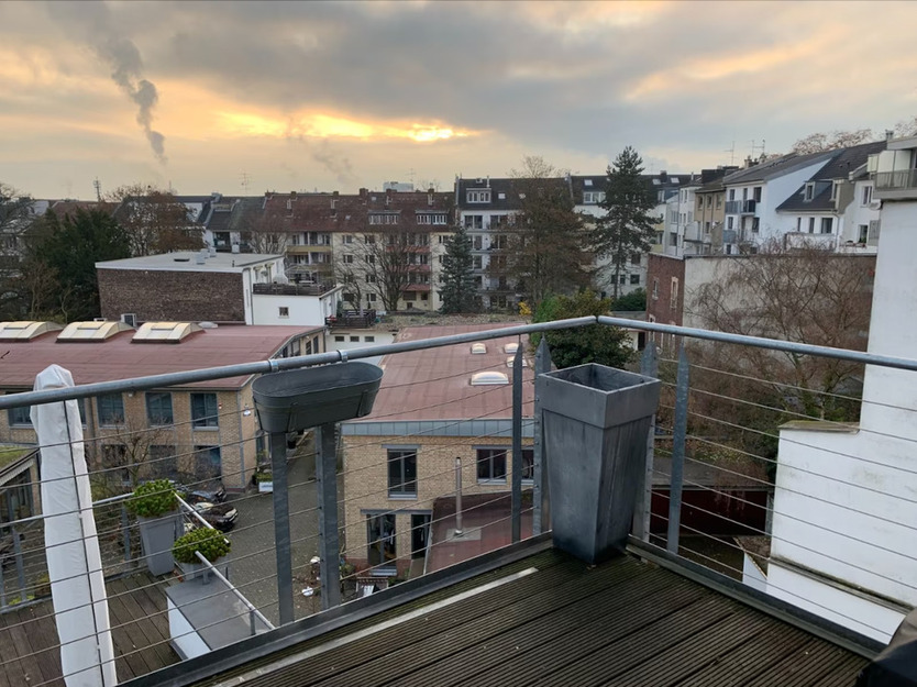 Loftartige Bürofläche in perfekter Lage D-Wehrhahn aufteilbar zimmer