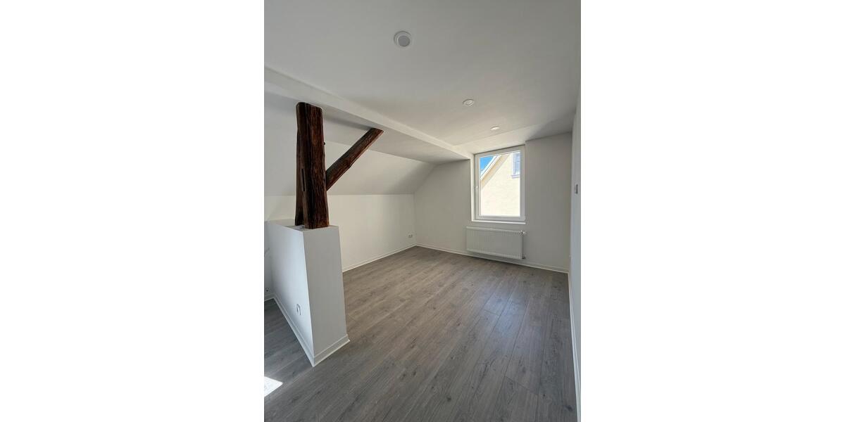 Dachgeschoßwohnung Eschwege - 2 Zimmer, 40 m&sup2;, 320&euro; | Angebot:24983181