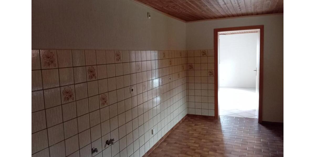 Dachgeschoßwohnung Sinsheim - 2 Zimmer, 100 m&sup2;, 680&euro; | Angebot:26567978