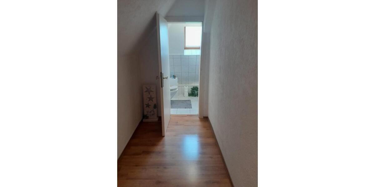 Etagenwohnung Dassel - 3 Zimmer, 100 m&sup2;, 450&euro; | Angebot:26507146