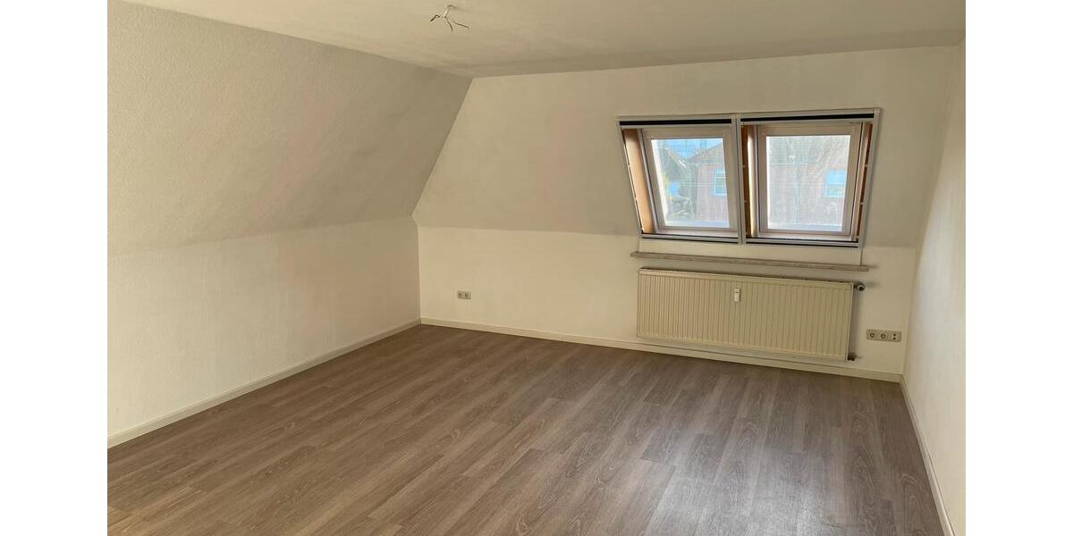 Dachgeschoßwohnung Drochtersen - 5 Zimmer, 110 m&sup2;, 1.400&euro; | Angebot:25992616