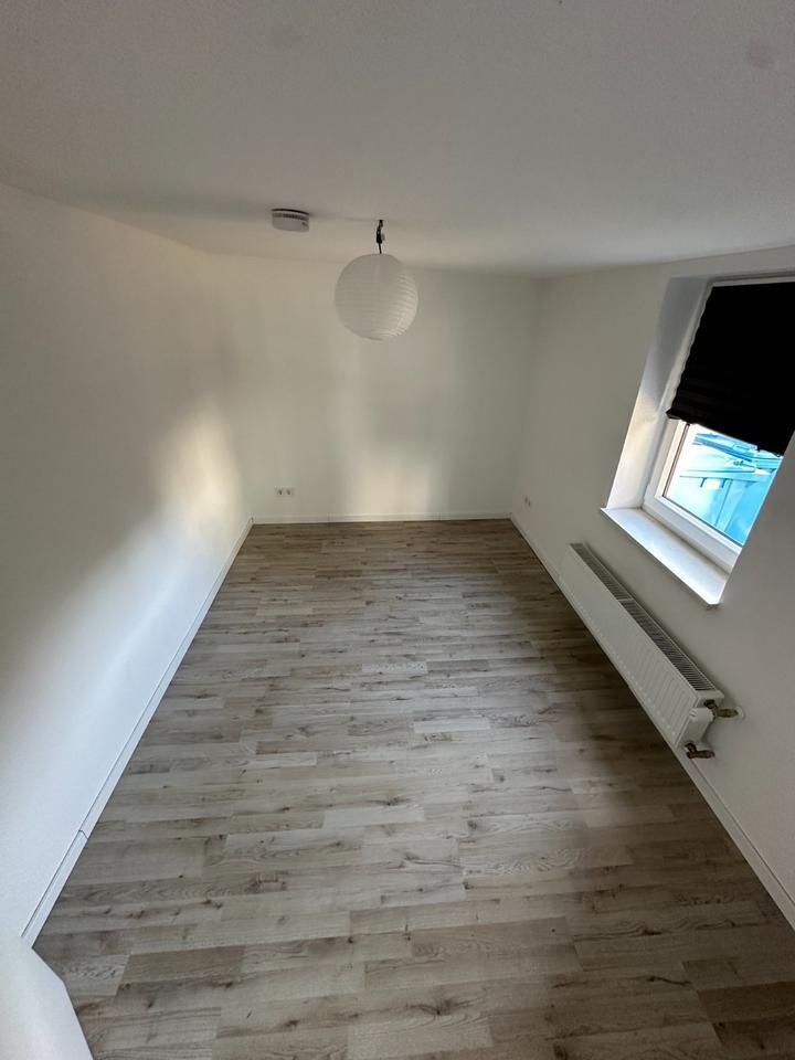Charmante 2,5 Zimmer-Wohnung mit EBK in Zentraler Lage