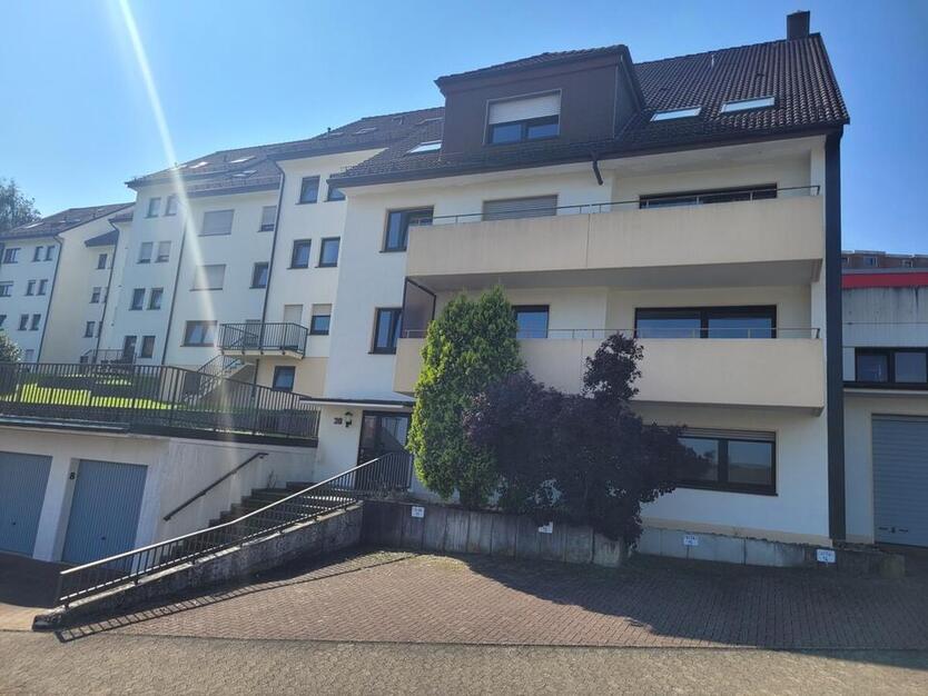 Renovierte und moderne 2 Zi. KDB im DG in ruhiger Straße in Hellersen - ideal für Singles und Paare