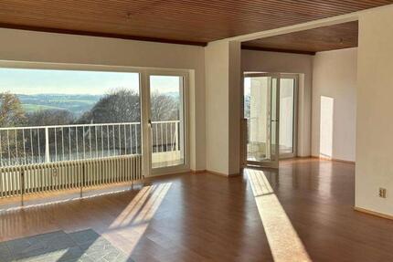 Wohnung Hennef (Sieg) - 3 Zimmer, 150 m&sup2;, 1.350&euro; | Angebot:26461049