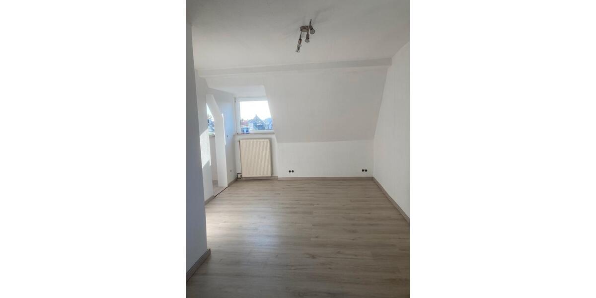 Dachgeschoßwohnung Dessau-Roßlau Dessau - 2.5 Zimmer, 80 m&sup2;, 680&euro; | Angebot:26671068