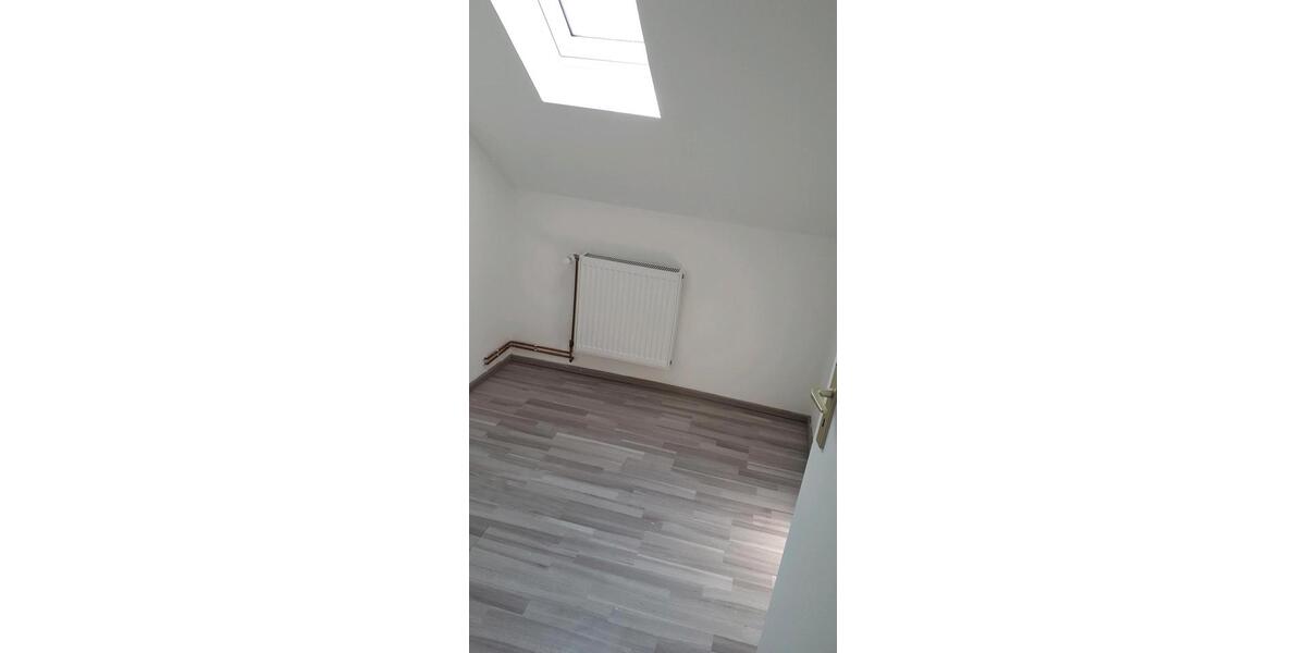 Dachgeschoßwohnung Guxhagen - 4 Zimmer, 75 m&sup2;, 700&euro; | Angebot:26348428
