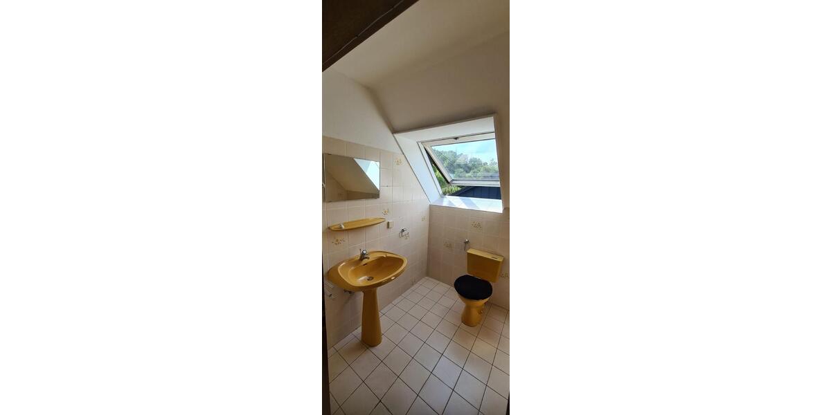 Dachgeschoßwohnung Freudenberg - 3 Zimmer, 75 m&sup2;, 700&euro; | Angebot:25105123