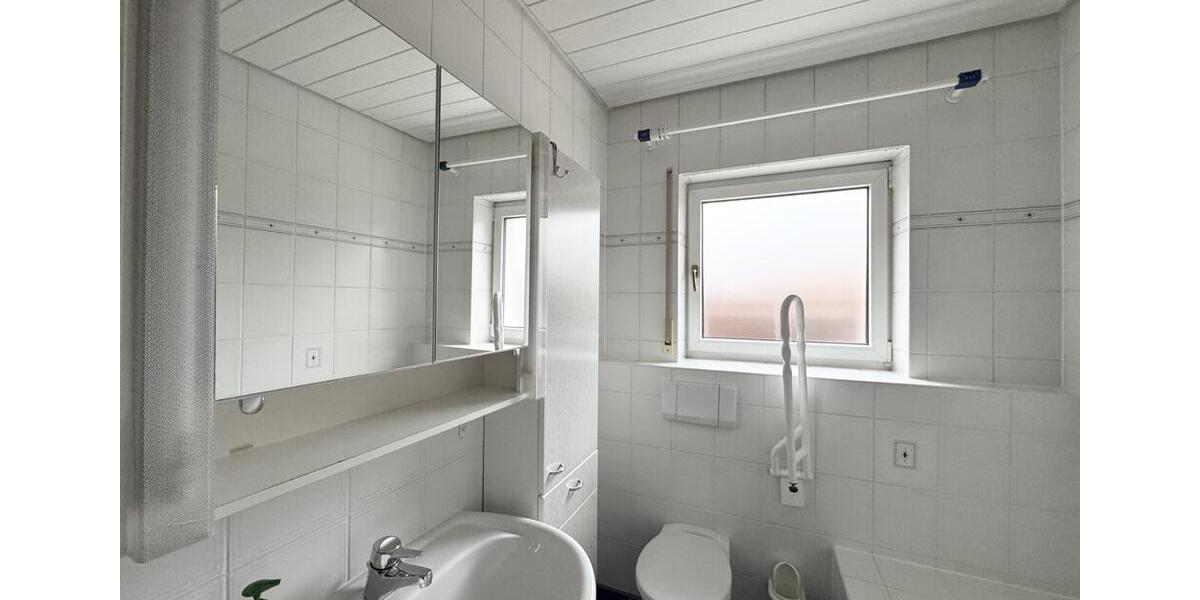 Etagenwohnung Oberstenfeld - 2 Zimmer, 83 m&sup2;, 690&euro; | Angebot:24767104