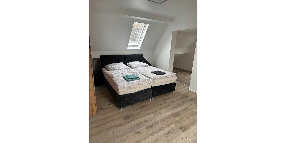 Dachgeschoßwohnung Gummersbach Berstig Süd - 1 Zimmer, 45 m&sup2;, 800&euro; | Angebot:24712255