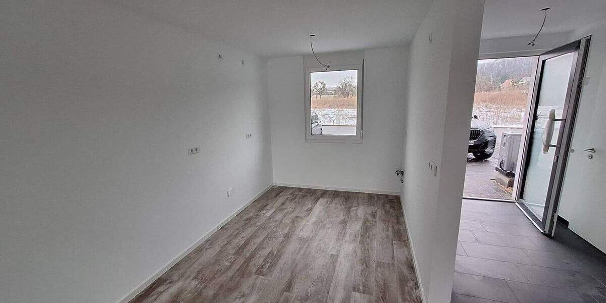 Etagenwohnung Pirna - 5 Zimmer, 120 m&sup2;, 1.700&euro; | Angebot:25737683