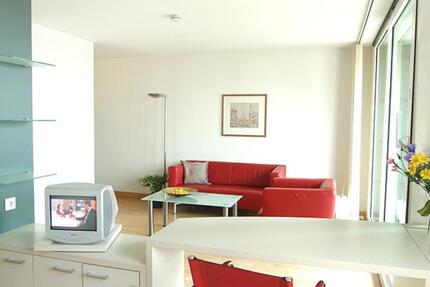 Frankfurt-Mitte - Schick möbliertes Single-Apartment mit Balkon zimmer