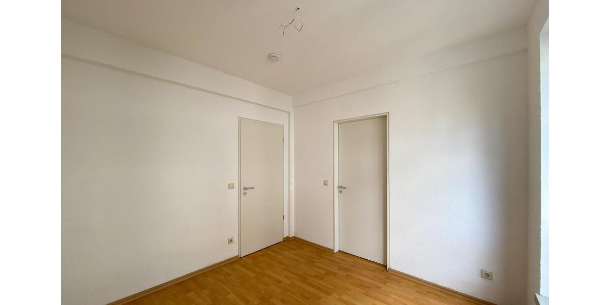 Etagenwohnung Naumburg (Saale) - 4 Zimmer, 110 m&sup2;, 800&euro; | Angebot:26476537