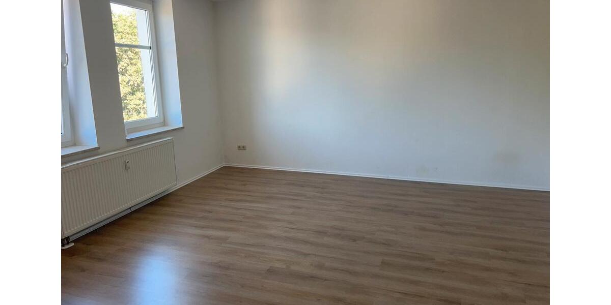 Etagenwohnung Crimmitschau - 4 Zimmer, 100 m&sup2;, 520&euro; | Angebot:24712859