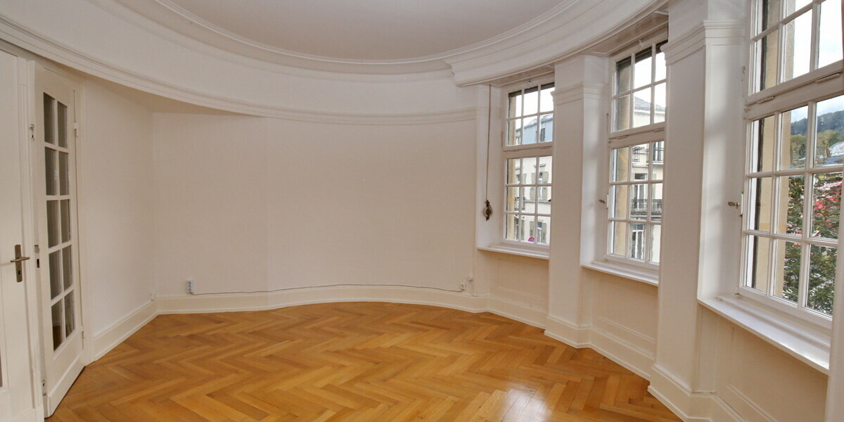 *** Altbauetage mit 210m² im Stadtzentrum *** 6 zimmer