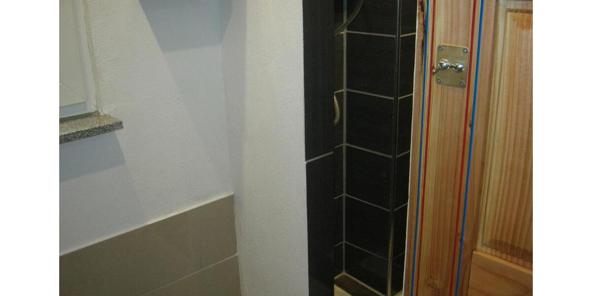 Erdgeschoßwohnung Bad Urach - 1 Zimmer, 14 m&sup2;, 350&euro; | Angebot:26654932