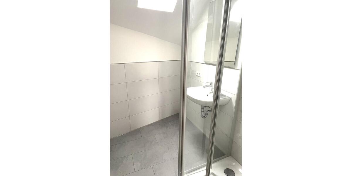 Dachgeschoßwohnung Marbach am Neckar - 2.5 Zimmer, 69 m&sup2;, 700&euro; | Angebot:26423409